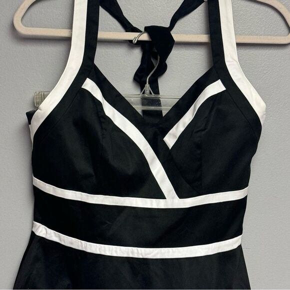 Chic Black and White Halter Dress - Picture 3 of 5